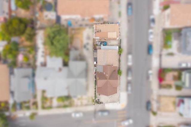 2737 12th Avenue, Oakland CA: https://media.crmls.org/mediaz/b81ae55b-f4b0-4291-8e40-c52b8e074594.jpg