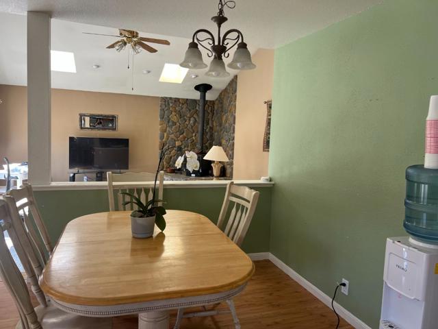 1298 Hersman Drive, Gilroy CA: https://media.crmls.org/mediaz/b81afaa6-5250-4112-98ac-bab0029bb403.jpg