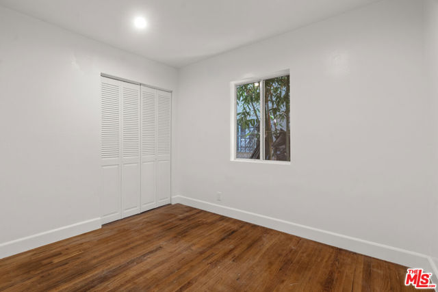 616 Sunset Avenue, Venice CA: https://media.crmls.org/mediaz/b81be8fa-0dab-4d8d-99a2-318f83ff233e.jpg