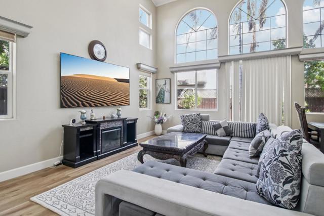 9740 Linnet Court, Gilroy CA: https://media.crmls.org/mediaz/b81c13a9-898b-4e4a-85ca-b152af593daa.jpg