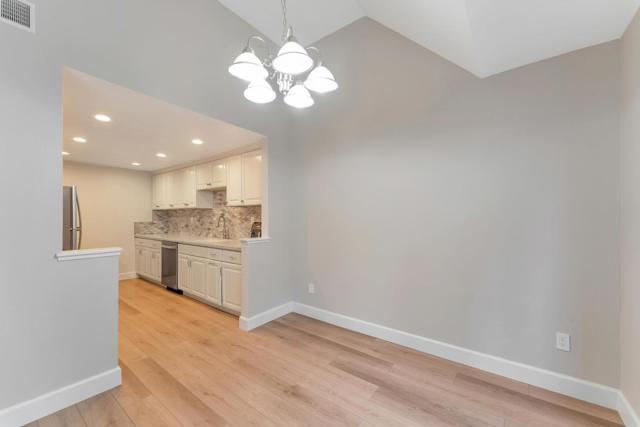 3668 Stoneglen S, Richmond CA: https://media.crmls.org/mediaz/b81c1beb-83af-4683-adab-ea807588b0de.jpg