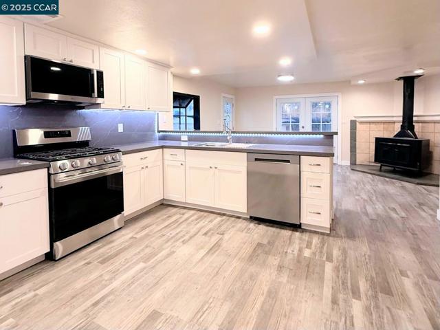 1716 Estudillo St, Martinez CA: https://media.crmls.org/mediaz/b81c99f6-f502-430a-913b-5fa7b971f418.jpg