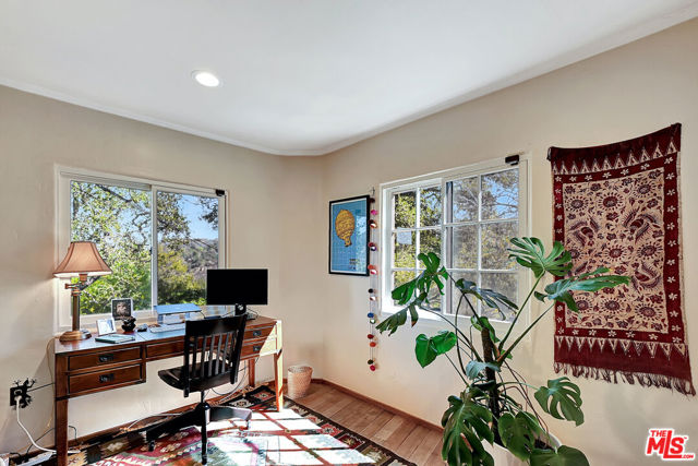 19805 Valley View Drive, Topanga CA: https://media.crmls.org/mediaz/b81d4ba5-9357-4509-ad4a-5cc3c8bd2097.jpg