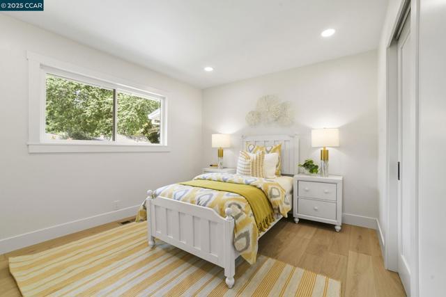 3715 Liscome Way, Concord CA: https://media.crmls.org/mediaz/b81d6d2e-730d-44df-85c1-f3355b944fe8.jpg