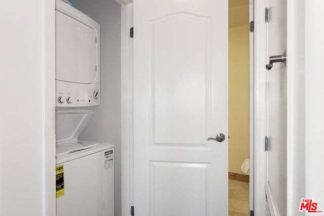 1862 S Bentley Avenue, Los Angeles CA: https://media.crmls.org/mediaz/b81e9988-70a9-4235-a7cf-a5a170ebc2b1.jpg