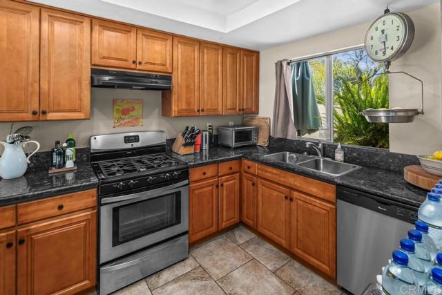 Detail Gallery Image 36 of 66 For 943 45 Windy Hill, Encinitas,  CA 92024 - 4 Beds | 4 Baths