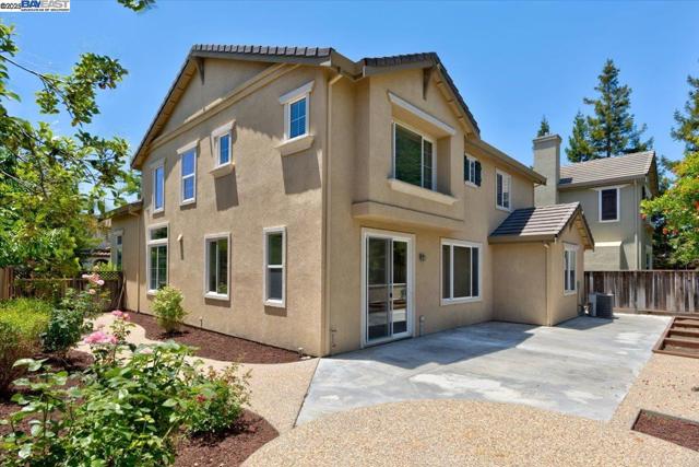5615 Applegate Way, Dublin CA: https://media.crmls.org/mediaz/b8212f46-9aef-49ba-80d8-c406bb8de302.jpg