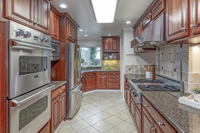 10424 Dempster Avenue, Cupertino CA: https://media.crmls.org/mediaz/b821677f-caa0-4675-8d1e-ce09cb30d10c.jpg