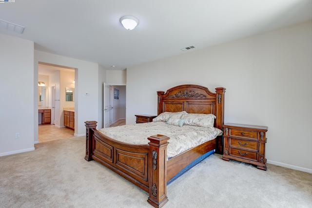 2528 AMANTEA WAY, Dublin CA: https://media.crmls.org/mediaz/b8217bf4-ea5b-46a0-99b5-15b3d48948f2.jpg