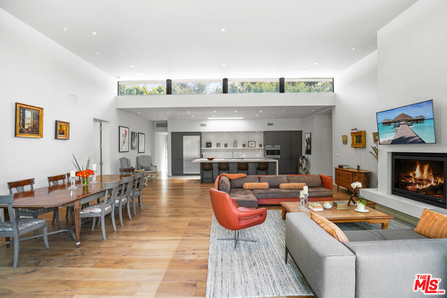 6254 Busch Drive, Malibu CA: https://media.crmls.org/mediaz/b821fd82-fe23-47d0-a617-de9d68c6000c.jpg