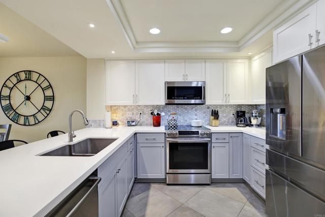 Detail Gallery Image 5 of 33 For 1337 Gary Ln, Escondido,  CA 92026 - 2 Beds | 2/1 Baths