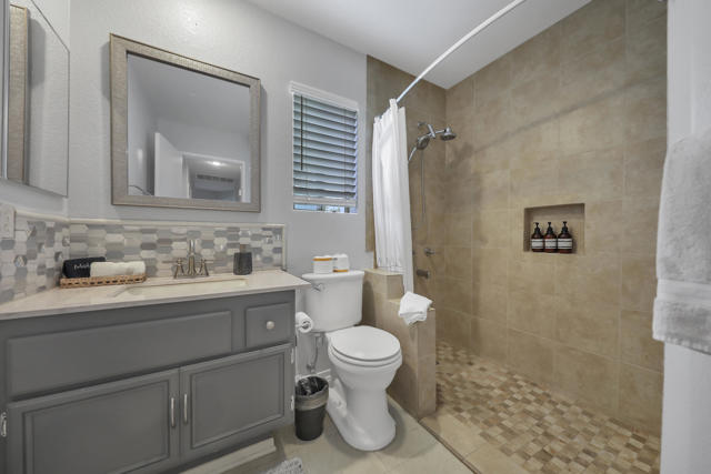 Image 14 of 28 For 80490 Paseo Tesoro