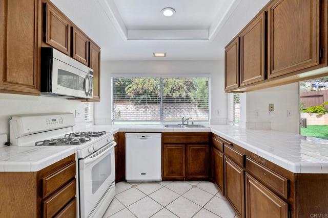 169 Camino Entrada, Chula Vista CA: https://media.crmls.org/mediaz/b8248c91-0b94-46bd-96b3-384ced705fda.jpg