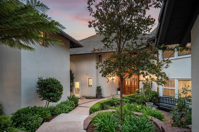 6295 Avenida Floresta, Rancho Santa Fe CA: https://media.crmls.org/mediaz/b824af11-f1ee-4b11-8ed8-eb3dae22018b.jpg