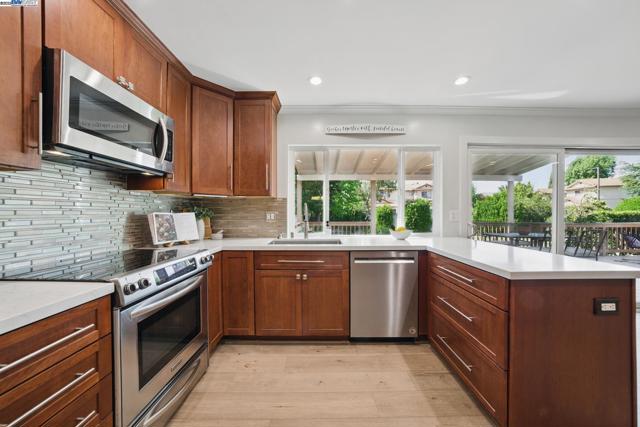 2387 Gomes Rd, Fremont CA: https://media.crmls.org/mediaz/b824f3ae-eeb3-4c57-8520-9d07ee96e164.jpg