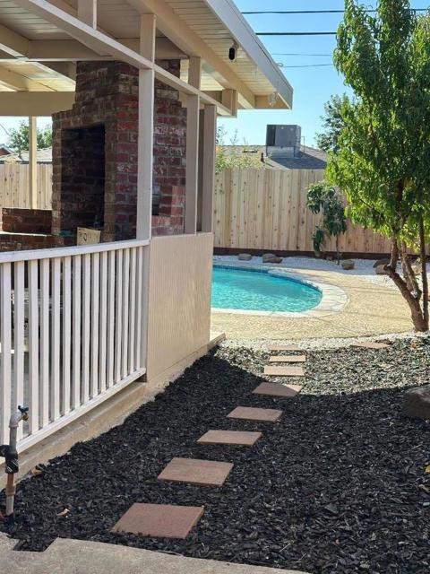 130 E 21st Street, Tracy CA: https://media.crmls.org/mediaz/b825db23-b856-4e46-bc8c-85765a177015.jpg