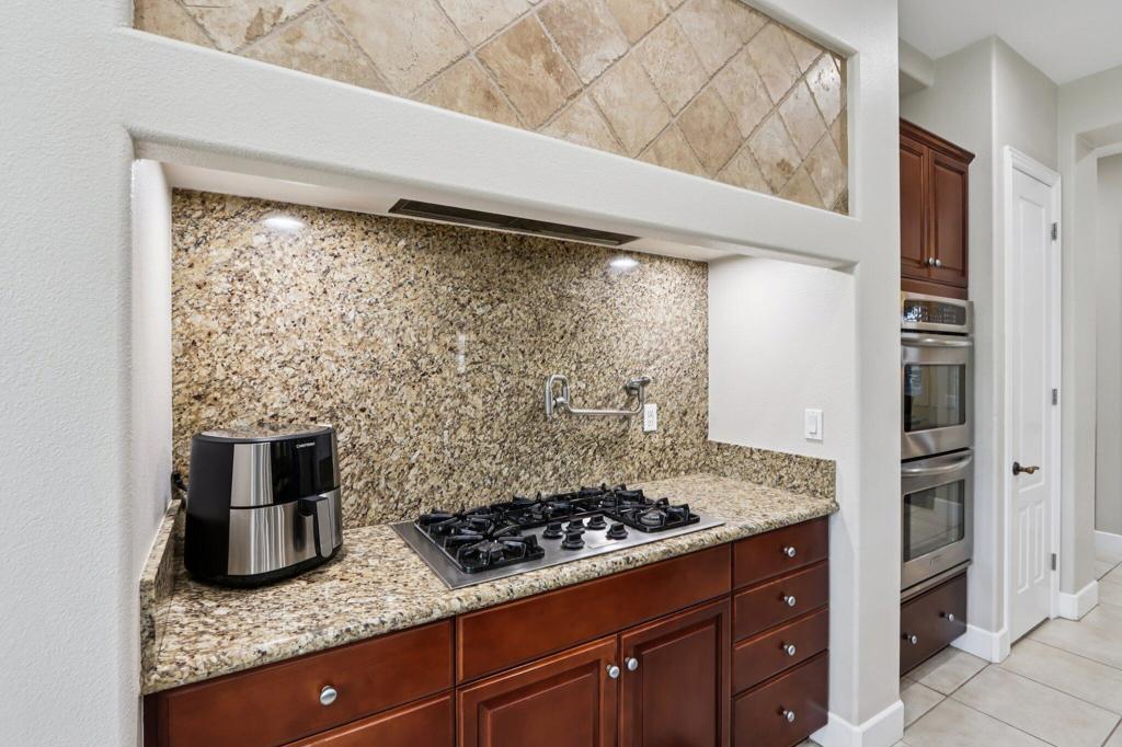 MLS #219136946DA image #30