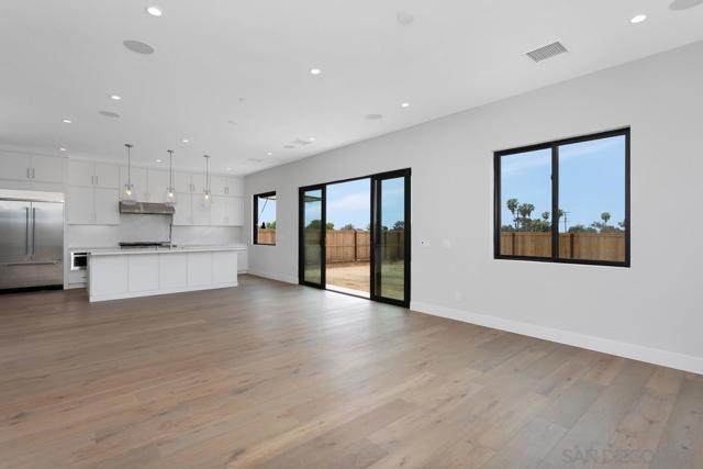 1752 Whaley St., Oceanside CA: https://media.crmls.org/mediaz/b825efea-552e-4af0-9bfe-7918abbb225d.jpg