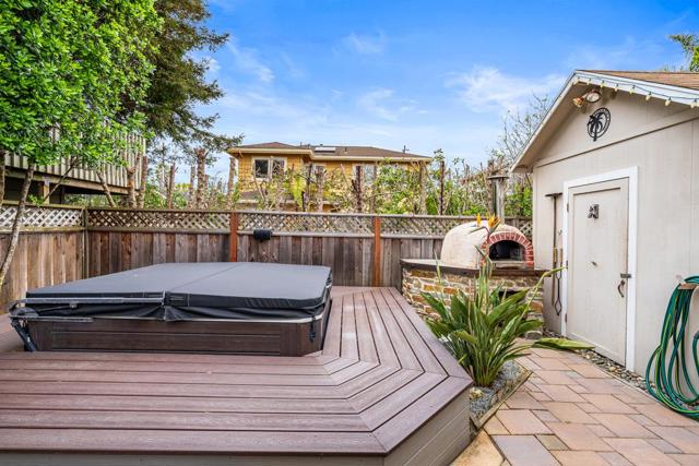 509 36th Avenue, Santa Cruz CA: https://media.crmls.org/mediaz/b82607b2-0de8-44c3-9e76-cee212622994.jpg