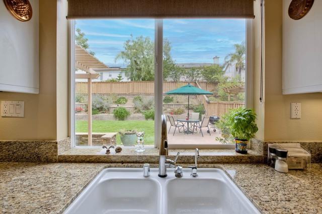 Detail Gallery Image 12 of 46 For 11590 Trailbrook Ln, San Diego,  CA 92128 - 4 Beds | 3 Baths