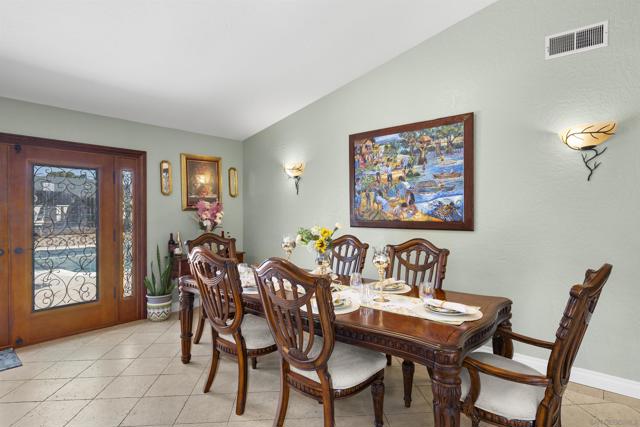 1510 2 Orangeview Dr,  CA: https://media.crmls.org/mediaz/b82632a4-c462-4c12-9b10-effd60f82e1c.jpg