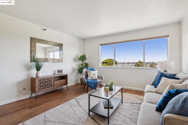 1205 Melville Sq, Richmond CA: https://media.crmls.org/mediaz/b8271ea8-5c79-4eb0-92d1-760757bca645.jpg