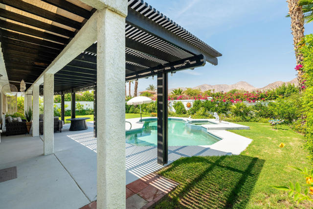 47845 Via Firenze, La Quinta CA: https://media.crmls.org/mediaz/b82746f0-1cfe-4a63-b712-afa31e8dcae7.jpg