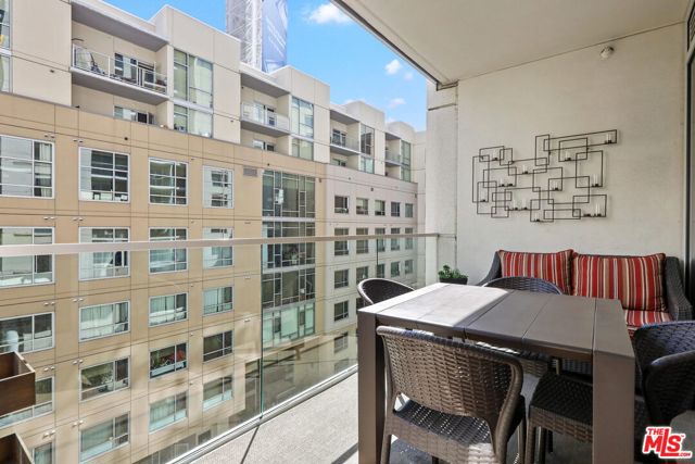 6250 Hollywood Boulevard, Los Angeles CA: https://media.crmls.org/mediaz/b8278026-ec4f-44e8-b215-15e4ecc19280.jpg