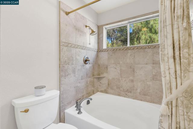 337 Saclan Terrace, Clayton CA: https://media.crmls.org/mediaz/b827c56b-550d-47f8-afbf-81abf57f9029.jpg