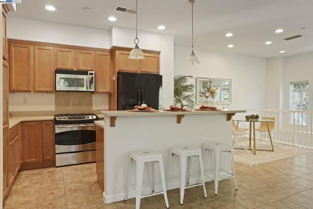 292 W Lucita Way, Mountain House CA: https://media.crmls.org/mediaz/b828263a-4527-4e3e-9f8b-acd83d7ed785.jpg