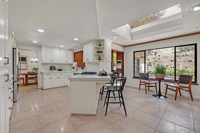 1068 Concord St, Pleasanton CA: https://media.crmls.org/mediaz/b828fdb5-6ab3-436c-ac7d-9ef43ac4294a.jpg
