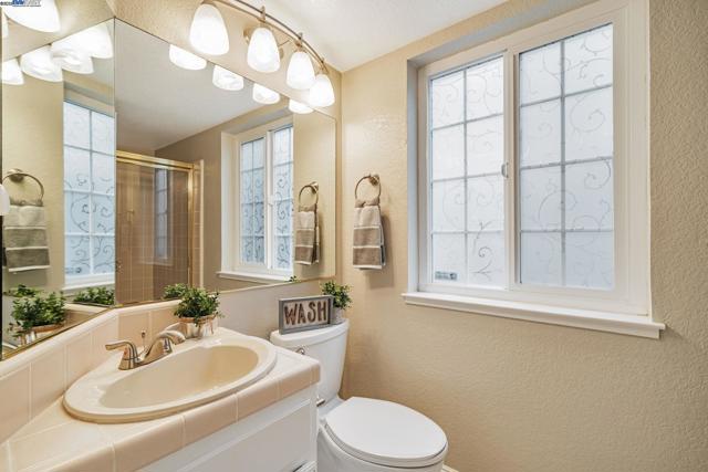47 Summer Hill Court, Danville CA: https://media.crmls.org/mediaz/b8291291-079b-4cc4-b8db-43385b6dfd26.jpg