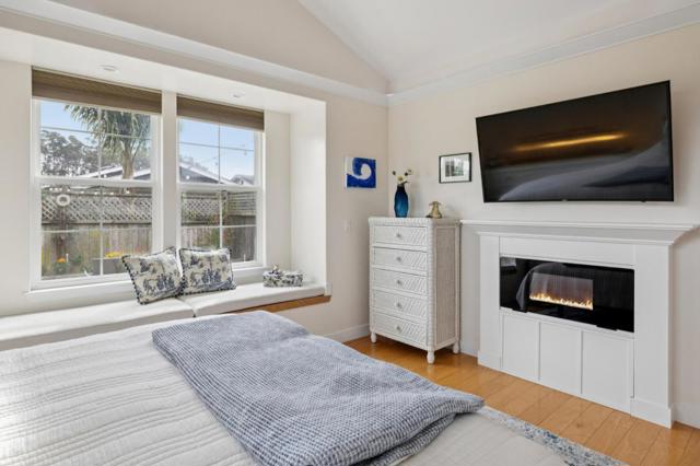 484 Poplar Street, Half Moon Bay CA: https://media.crmls.org/mediaz/b82936bc-7111-459d-b579-c703851ff03b.jpg