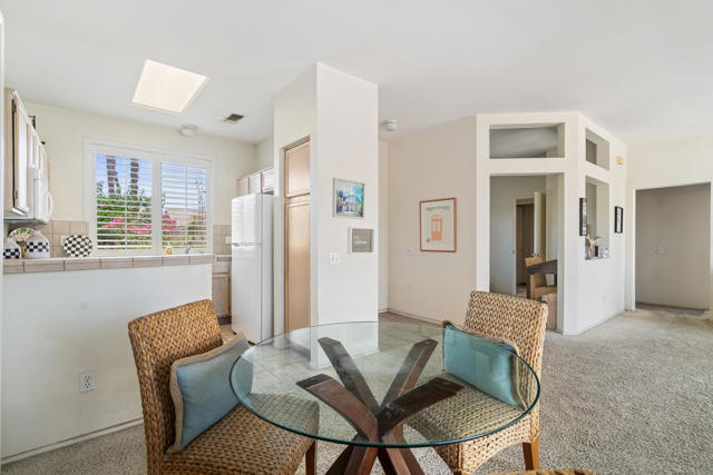 78948 Waterford Lane, Palm Desert CA: https://media.crmls.org/mediaz/b829bf0b-90fe-4e83-96b2-2fddfba59604.jpg