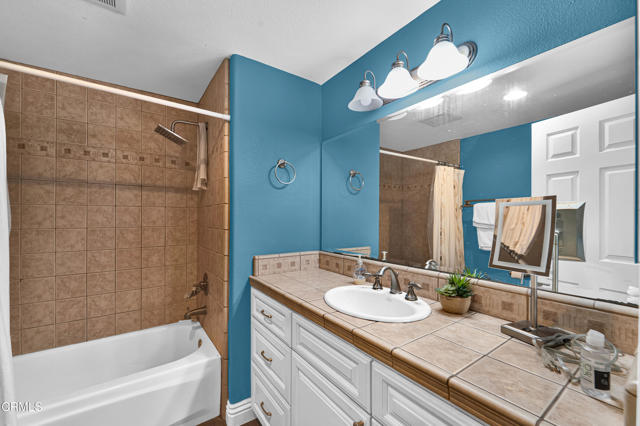 Detail Gallery Image 21 of 28 For 219 Castilian Ave, Newbury Park,  CA 91320 - 4 Beds | 2/1 Baths