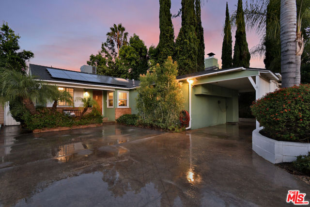 5460 Noble Avenue photo 4