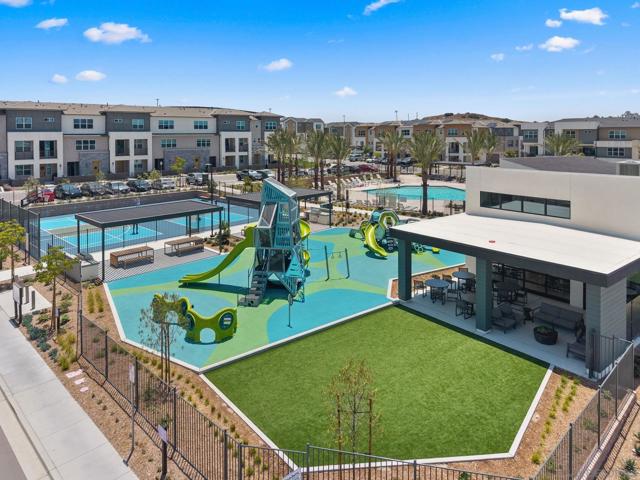 792 Vada St, Chula Vista CA: https://media.crmls.org/mediaz/b82a5156-1f20-4520-adfa-850e59bc55db.jpg