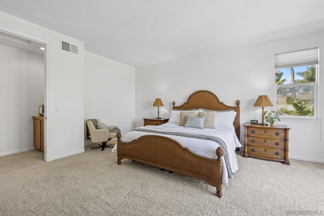 1266 Mariposa Rd, Carlsbad CA: https://media.crmls.org/mediaz/b82a96fc-027c-4cb1-a426-16381f2df2c6.jpg