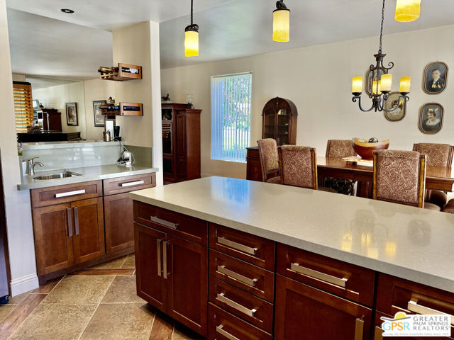 3410 E Bogert Trail, Palm Springs CA: https://media.crmls.org/mediaz/b82aaecf-6b0f-4973-8461-d98522f5fbf5.jpg