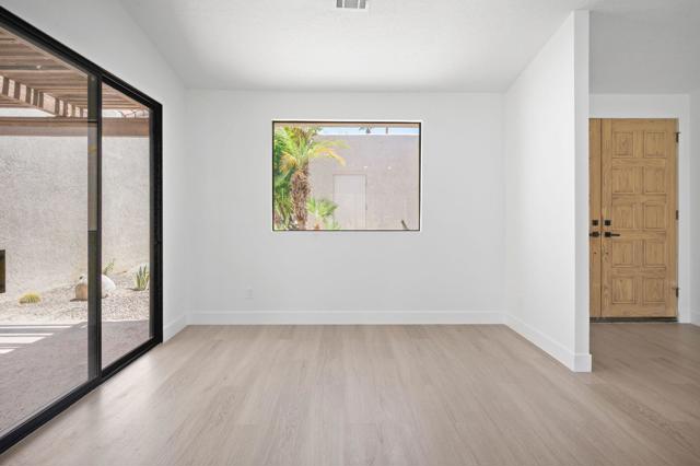 10403 Sunningdale Drive, Rancho Mirage CA: https://media.crmls.org/mediaz/b82b6462-d592-4c0e-b263-d6ba22c8caa1.jpg