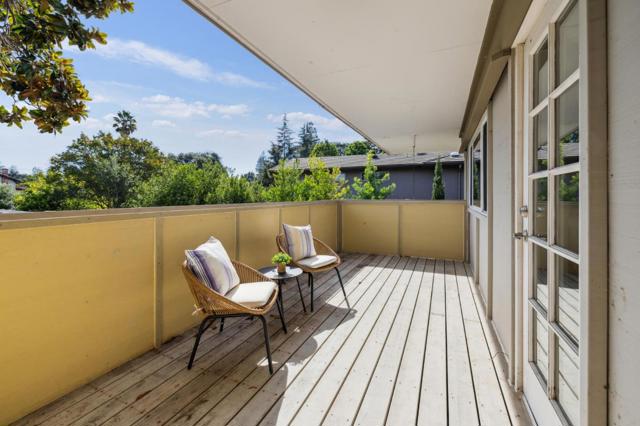 64 Los Altos Square, Los Altos CA: https://media.crmls.org/mediaz/b82b9f16-a3d8-4b94-8def-885c3b6e10b9.jpg