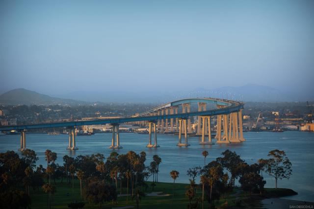 1810 Avenida Del Mundo, Coronado CA: https://media.crmls.org/mediaz/b82c7ba4-3969-4e79-8213-4714088a0a35.jpg