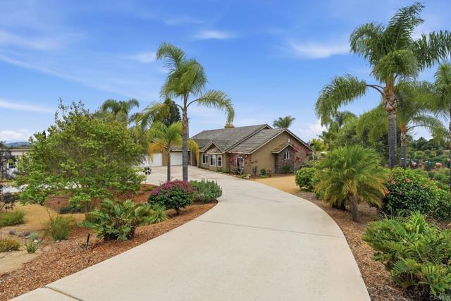 Detail Gallery Image 2 of 57 For 1655 Colina, Fallbrook,  CA 92028 - 3 Beds | 2 Baths