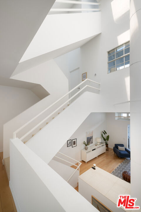 2408 34th Street, Santa Monica CA: https://media.crmls.org/mediaz/b82fbff8-462c-4e5d-845c-65c413686ac7.jpg