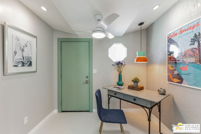 505 E Molino Road, Palm Springs CA: https://media.crmls.org/mediaz/b831529e-95f5-4bed-82c9-d5fff5f7dc7e.jpg