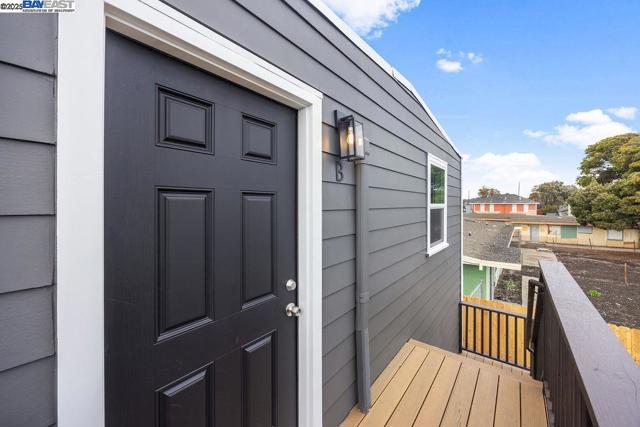 1520 4th st, Richmond CA: https://media.crmls.org/mediaz/b831694e-295e-4151-920a-8fc19ac6d652.jpg