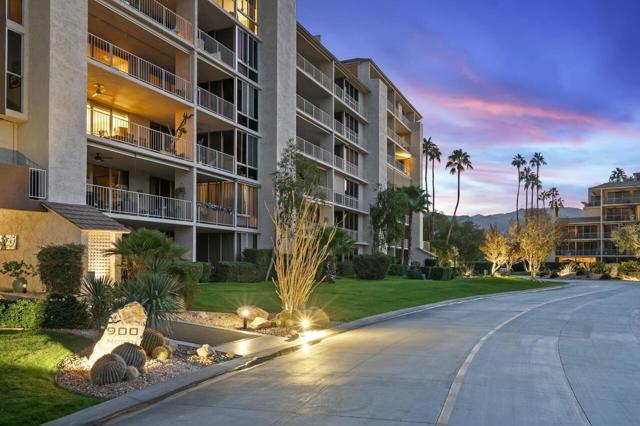 900 Island Drive, Rancho Mirage CA: https://media.crmls.org/mediaz/b8319c6d-40c5-4927-a9c8-dd6e9cc3ac10.jpg