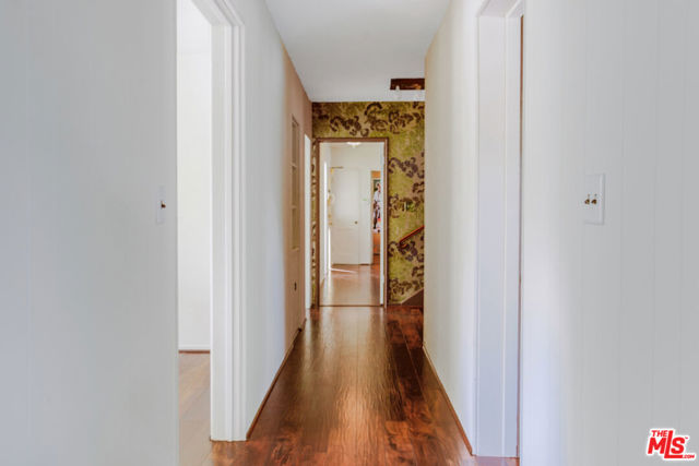 7917 Woodrow Wilson Drive, Los Angeles CA: https://media.crmls.org/mediaz/b83337b1-4b04-48b4-af8c-d897c6bbaa50.jpg