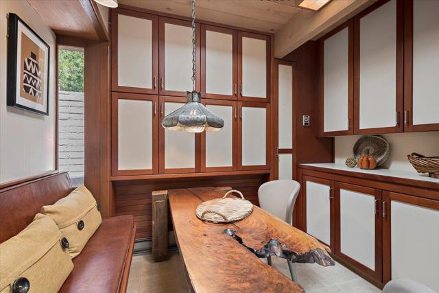 16310 Oakhurst Drive, Monte Sereno CA: https://media.crmls.org/mediaz/b83394cf-76f4-4cd8-980c-5809ab88da6b.jpg