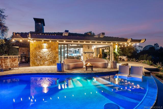 5653 Linea Del Cielo, Rancho Santa Fe CA: https://media.crmls.org/mediaz/b833f726-852b-4905-bc7e-2230552b781f.jpg